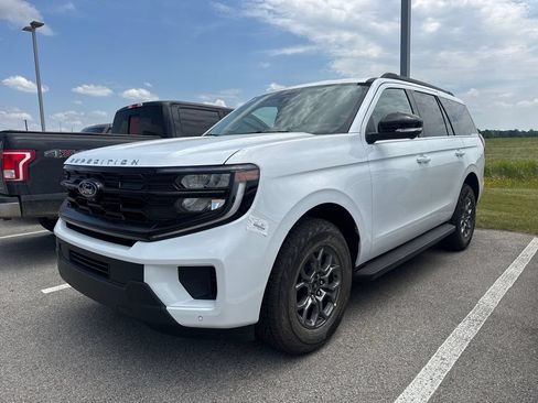 New 2026 Ford Expedition Active RWD image 8
