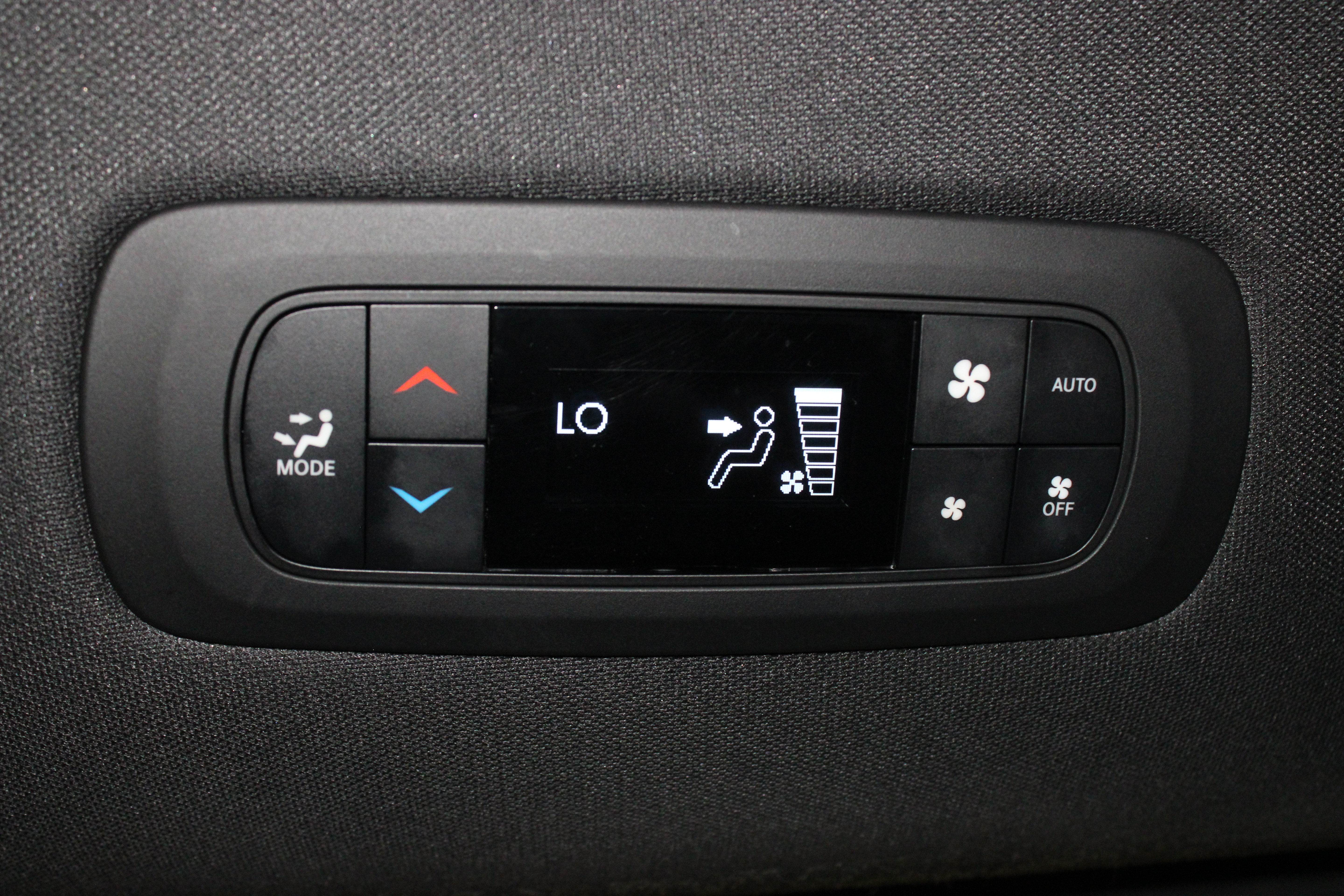 Used 2025 Chrysler Pacifica Select FWD image 16