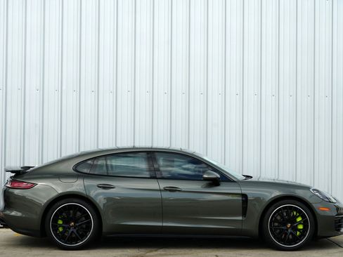 Used 2022 Porsche Panamera 4 AWD/4WD image 56