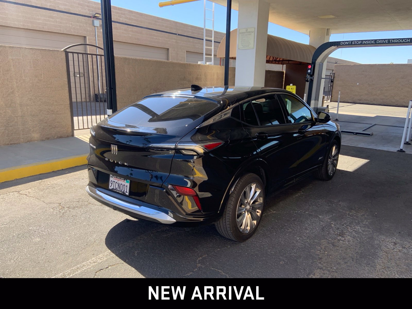 Certified 2025 Buick Envista Avenir FWD image 4