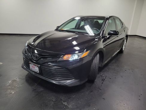 Used 2019 Toyota Camry LE image 4