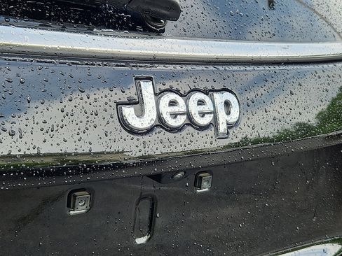 Certified 2025 Jeep Compass Latitude AWD/4WD image 29