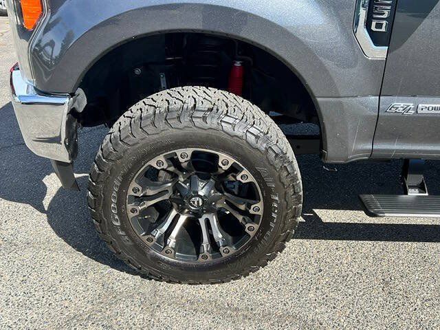 Used 2017 Ford F250 Lariat w/ Lariat Ultimate Package AWD/4WD image 21