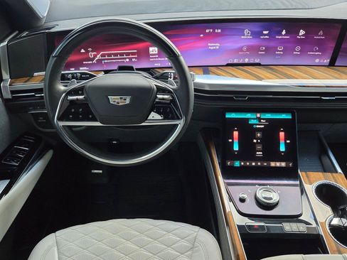 Used 2025 Cadillac Escalade Sport Platinum AWD/4WD image 14