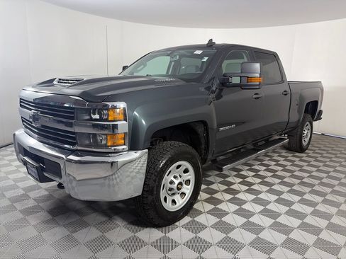 Used 2017 Chevrolet Silverado 3500 W/T w/ WT Convenience Package AWD/4WD image 3