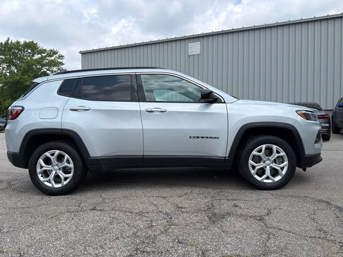 Used 2024 Jeep Compass Latitude AWD/4WD image 6