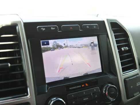 Used 2020 Ford F150 Lariat AWD/4WD image 21