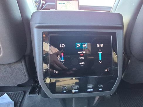 Certified 2025 GMC Yukon Denali Ultimate AWD/4WD image 22