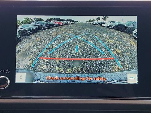 Used 2025 Toyota Camry SE FWD image 23