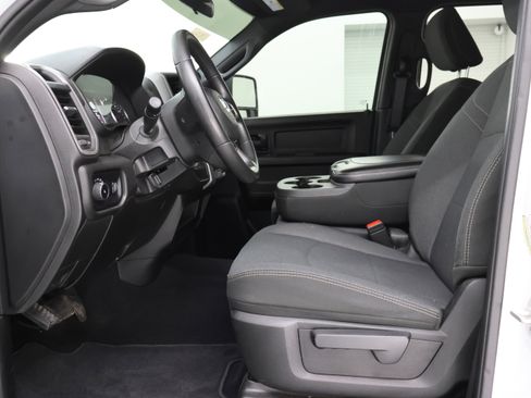 Used 2024 RAM 3500 Tradesman w/ Chrome Appearance Group image 8