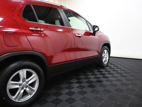 Used 2019 Chevrolet Trax LT w/ LT Convenience Package FWD image 19