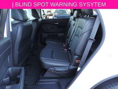 Certified 2023 Nissan Pathfinder SL w/ Black Appearance Package image 15