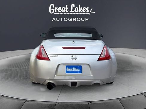 Used 2011 Nissan 370Z Roadster RWD image 4