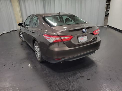 Used 2019 Toyota Camry LE FWD image 6