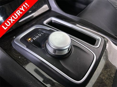 Used 2018 Chrysler 300 Limited image 16