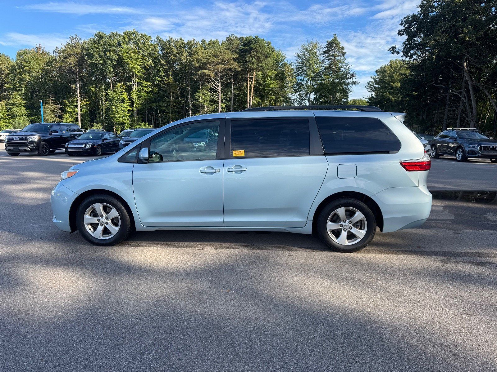 Used 2017 Toyota Sienna LE FWD image 6