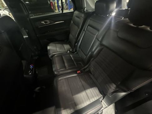 Certified 2025 Ford Explorer ST-Line w/ ST-Line Street Pack AWD/4WD image 30
