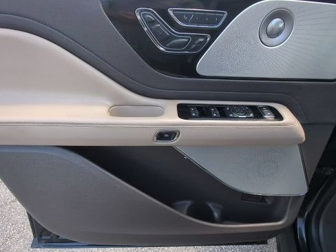 Used 2020 Lincoln Aviator Reserve w/ Equipment Group 202A AWD/4WD image 11