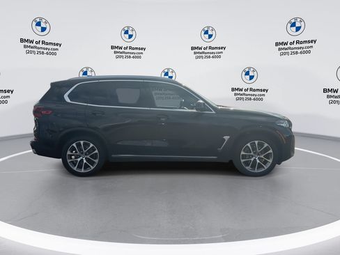 Used 2024 BMW X5 xDrive40i w/ Parking Assistance Package AWD/4WD image 9