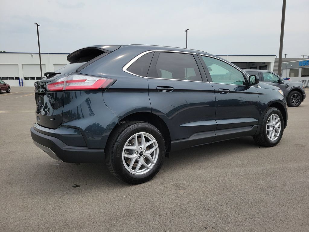 Used 2023 Ford Edge SEL w/ Convenience Package AWD/4WD image 4