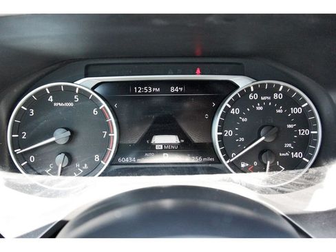 Used 2024 Nissan Rogue SV AWD/4WD image 16
