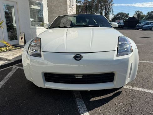 Used 2005 Nissan 350Z Touring image 4