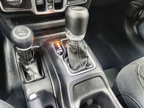 Certified 2024 Jeep Gladiator Sport image 21