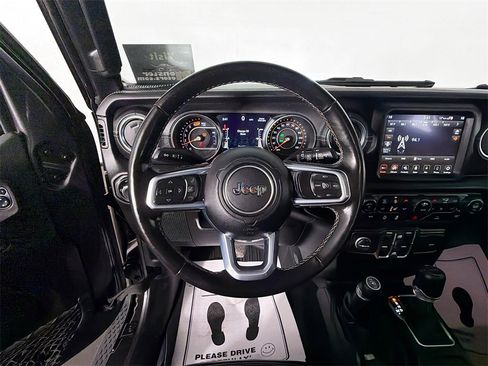 Used 2022 Jeep Wrangler Unlimited Sahara w/ Cold Weather Group image 11