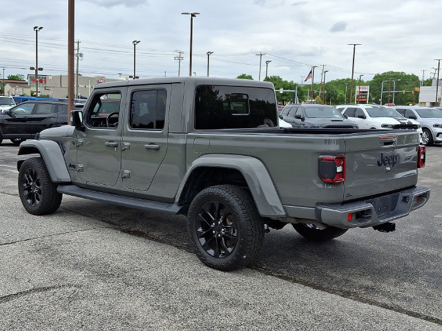 Used 2022 Jeep Gladiator Overland AWD/4WD image 4