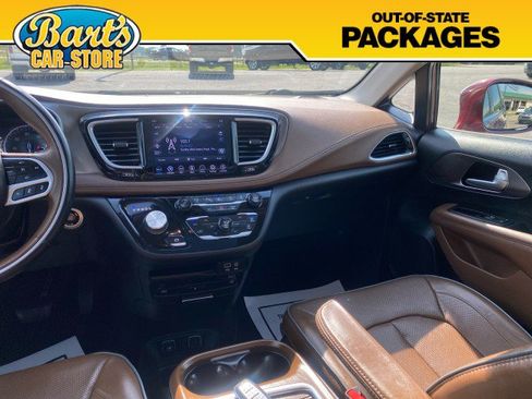 Used 2018 Chrysler Pacifica Limited w/ Advanced Safetytec Group FWD image 25