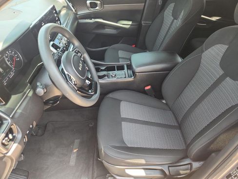 Used 2022 Kia Sorento LX AWD/4WD image 17