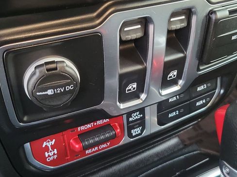 Used 2021 Jeep Wrangler Rubicon w/ Cold Weather Group image 8