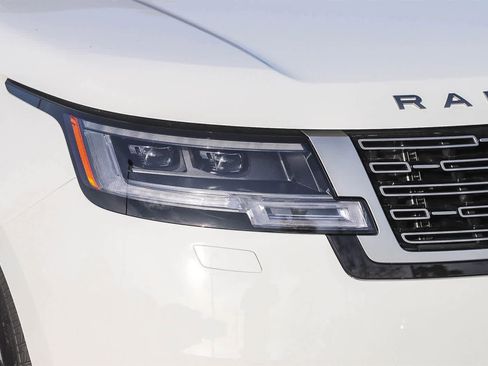 New 2026 Land Rover Range Rover SE image 4