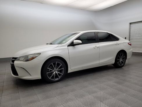 Used 2016 Toyota Camry XSE image 2