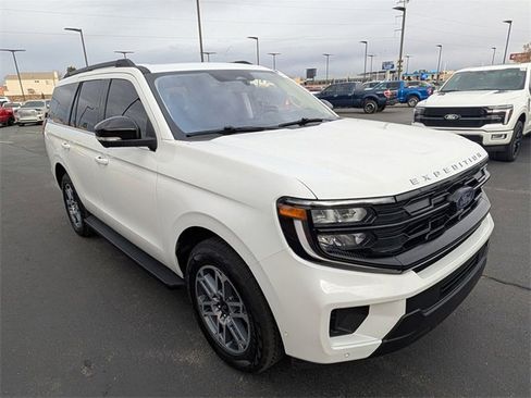 Certified 2025 Ford Expedition Active image 8