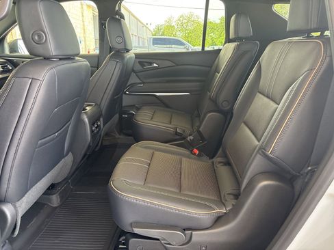 New 2026 Chevrolet Traverse High Country w/ LPO, Floor Liner Package FWD image 18