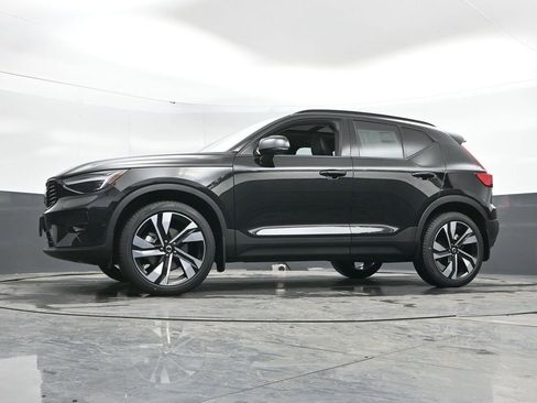 New 2026 Volvo XC40 B5 Plus w/ Protection Package Premier image 43