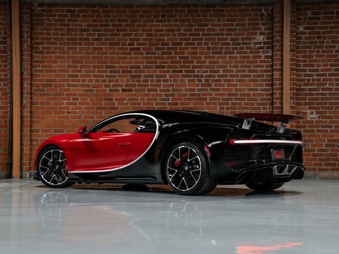 Used 2019 Bugatti Chiron image 34