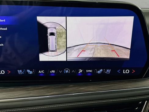 Used 2025 Chevrolet Suburban Premier AWD/4WD image 19