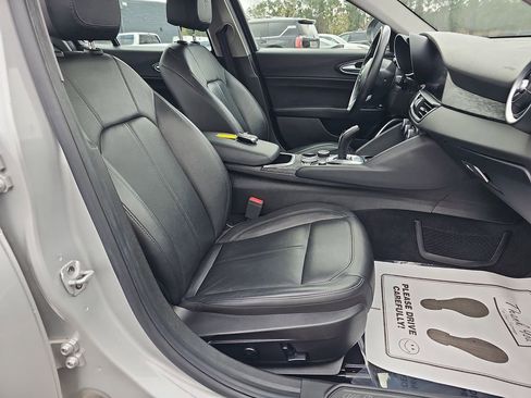 Used 2021 Alfa Romeo Giulia Sprint w/ Nero Edizione image 13