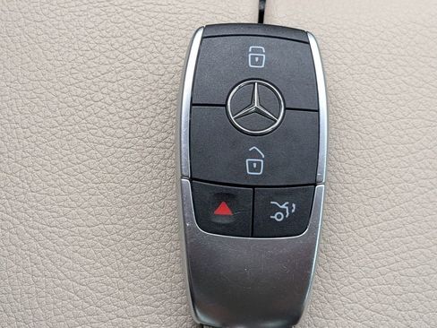 Used 2021 Mercedes-Benz C 300 Sedan image 28