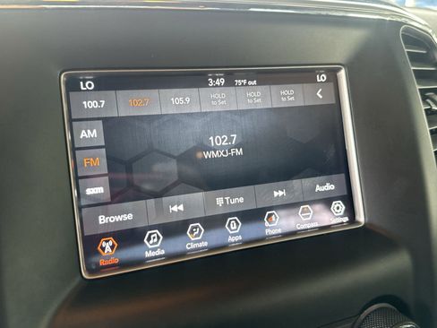 Used 2019 Jeep Grand Cherokee Laredo image 20