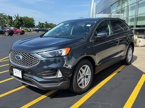 Used 2024 Ford Edge SEL w/ Convenience Package AWD/4WD image 3