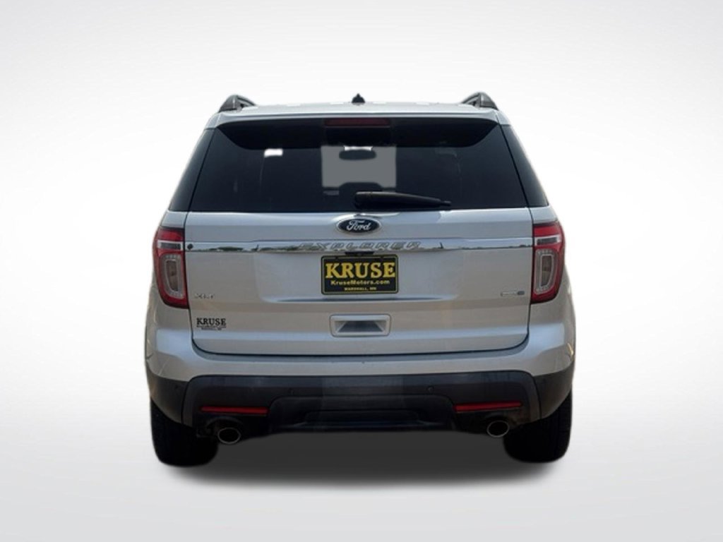 Used 2014 Ford Explorer XLT w/ Equipment Group 202A AWD/4WD image 32