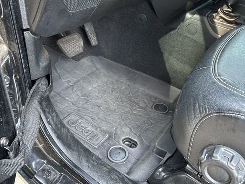 Certified 2022 Jeep Wrangler Unlimited Sport w/ Xtreme Recon 35" Tire Package image 13