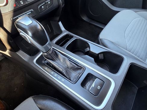 Used 2019 Ford Escape SE FWD image 15