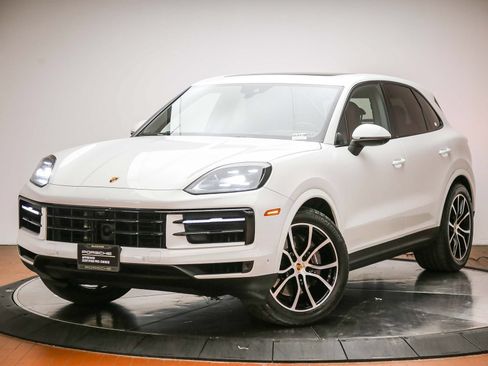 Certified 2024 Porsche Cayenne AWD/4WD image 1