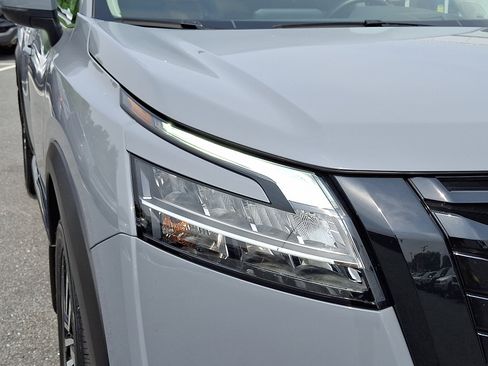 Certified 2023 Nissan Pathfinder Platinum w/ Black Appearance Package image 10