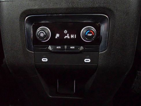 Used 2022 Chevrolet Suburban Z71 w/ Max Trailering Package image 18