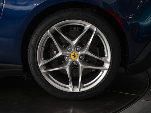Used 2023 Ferrari Roma RWD image 17